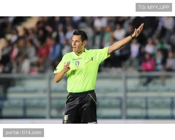 意甲裁判委员会计划在下赛季测试新型通讯设备,以加快VAR复核速度 意甲裁判委员会计划在下赛季测试新型通讯设备,以加快VAR复核速度